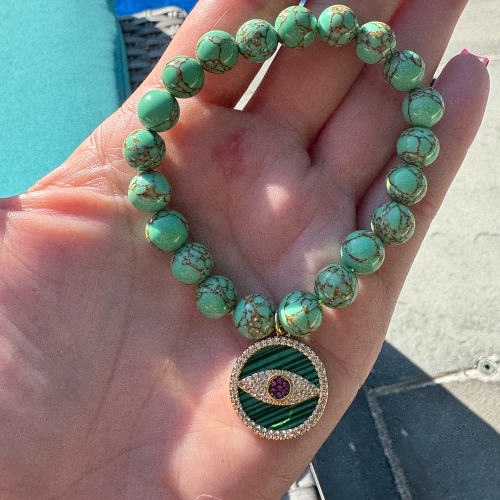 Green Beaded Evil Eye Pendant Necklace - Picture 2 of 4